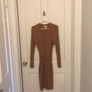 Belted cardigan. 3’2” neck - bottom. Med. (8-10)